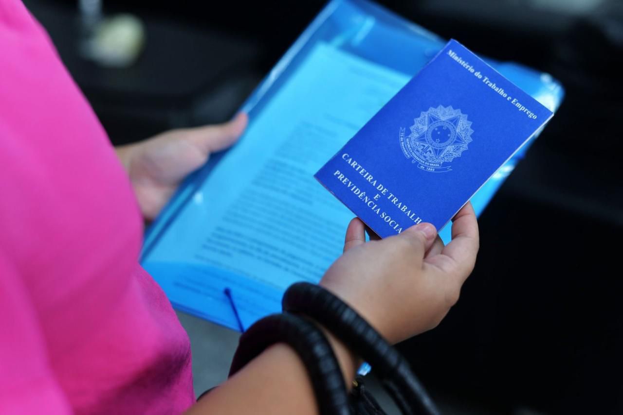 Pernambuco fecha 2025 como 2º maior gerador de empregos do Nordeste