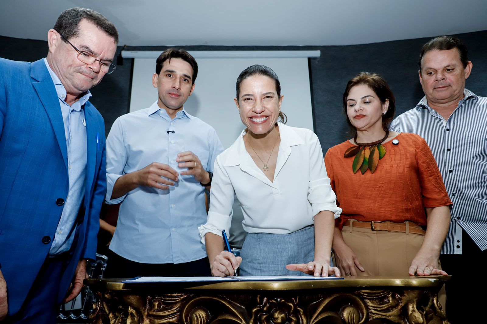 Com investimento de R$ 100 milhões, governadora Raquel Lyra e ministro Silvio Costa Filho autorizam dragagem do Porto do Recife