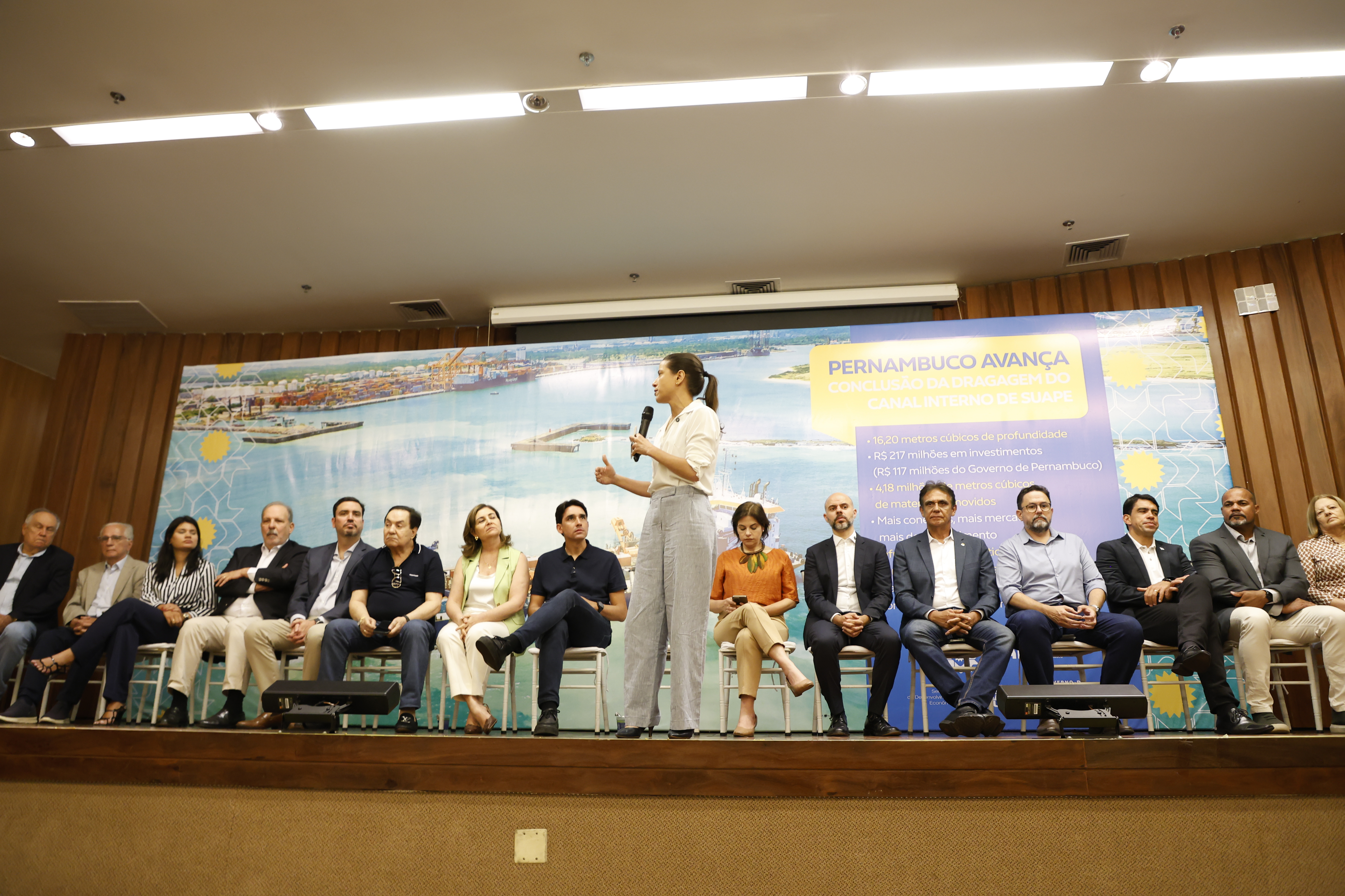 Governadora Raquel Lyra e ministro Silvio Costa Filho entregam dragagem do canal interno do Porto de Suape, que autoriza receber navios maiores