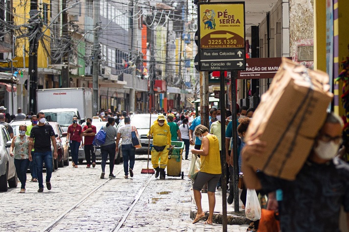 Lojas de centro voltaram a operar em lojas de mais de 200 metros quadrados. Foto: Marlon Diego/SDEC varejocentro plano